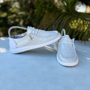 Hey Dude Shoes Womens Size: 8